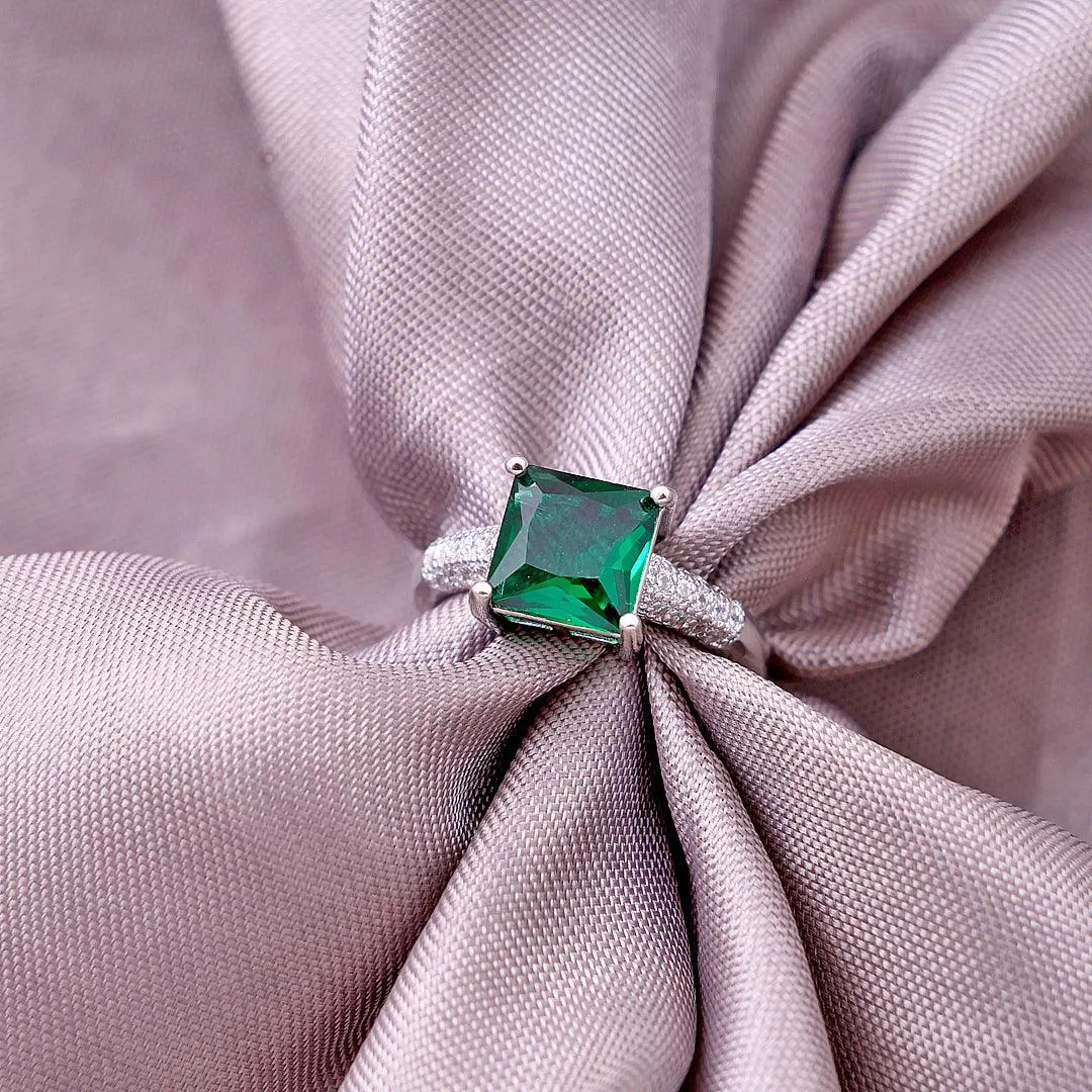 Green Lab Emerald Gemstone Ring