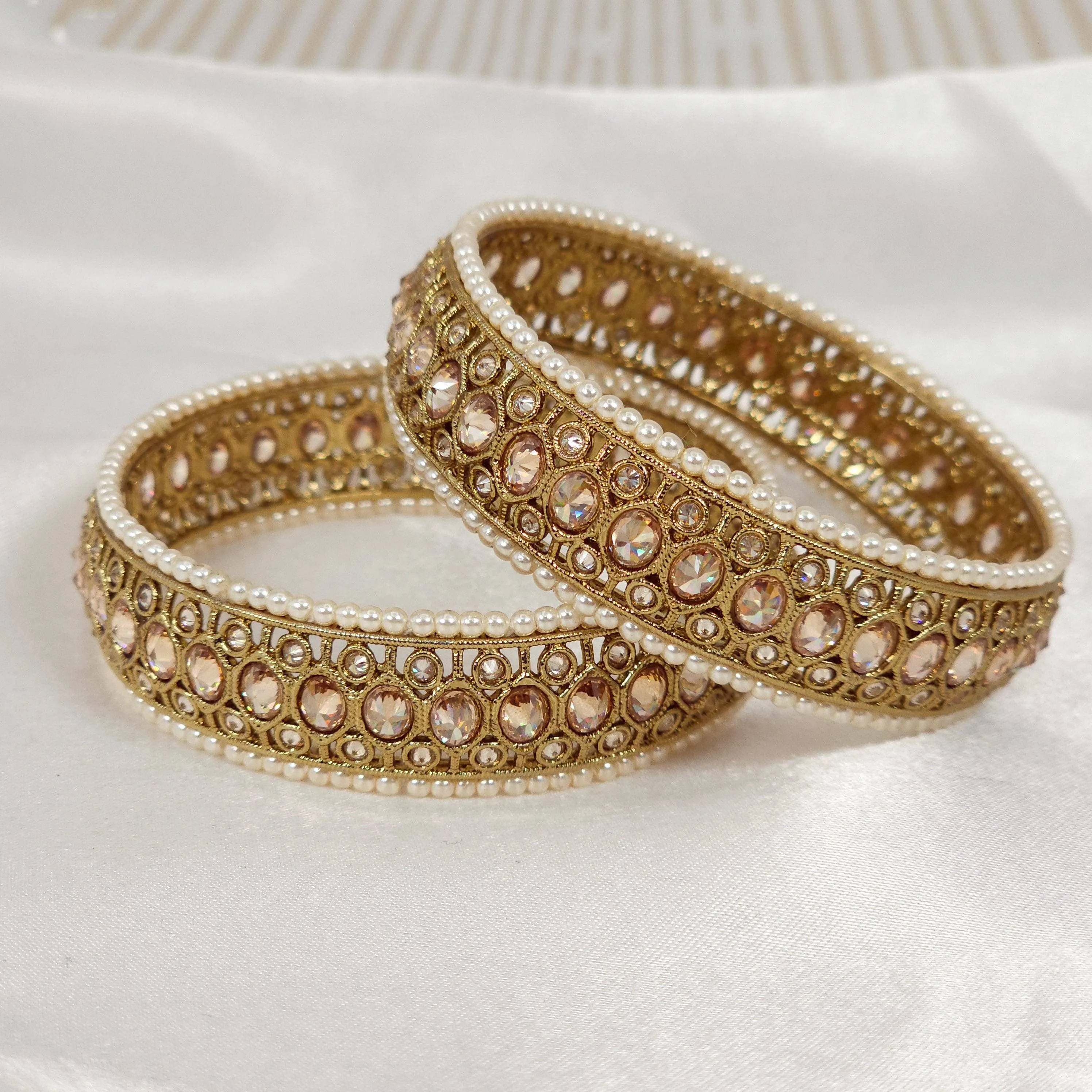 Hira Antique Gold Polki Bangles