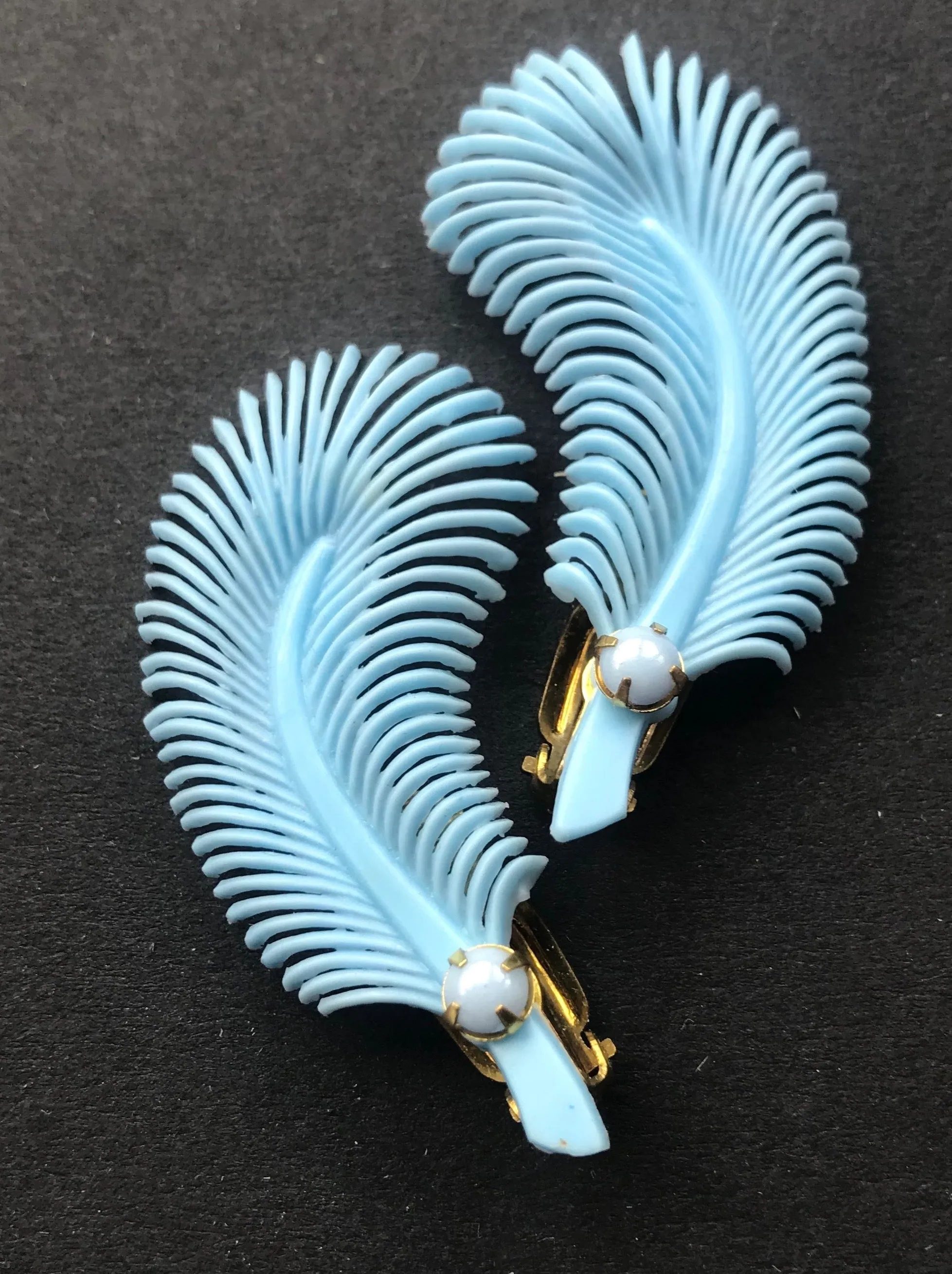 Playful Blue Feather Vintage Clip-on Earrings